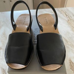 Kenneth Cole Reaction Black Wedges